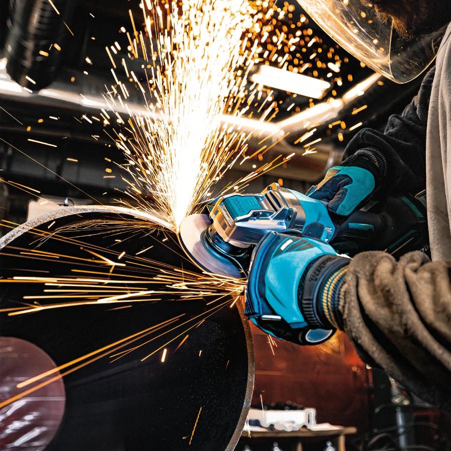 Makita GAG13M1 40V max XGT® Brushless Cordless 4‑1/2" / 5" X‑LOCK Paddle Switch Angle Grinder Kit, with Electric Brake (4.0Ah) - Fire Protection Parts