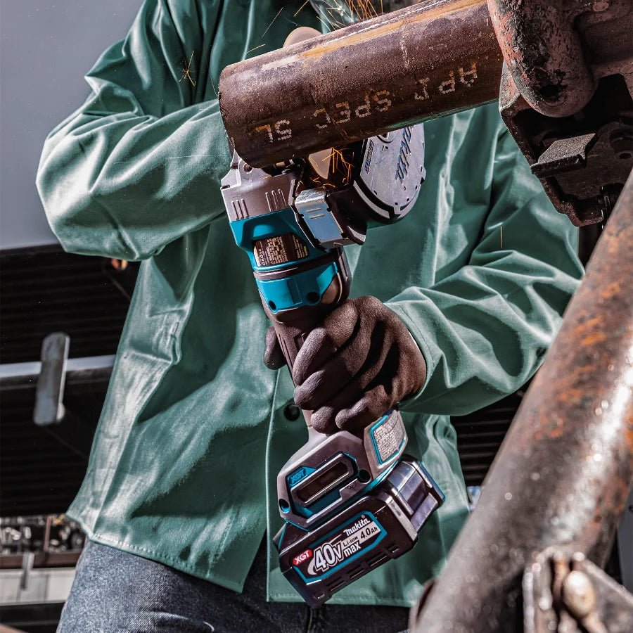 Makita GAG14M1 40V max XGT® Brushless Cordless 4‑1/2” / 6" Paddle Switch Angle Grinder Kit, with Electric Brake (4.0Ah) - Fire Protection Parts