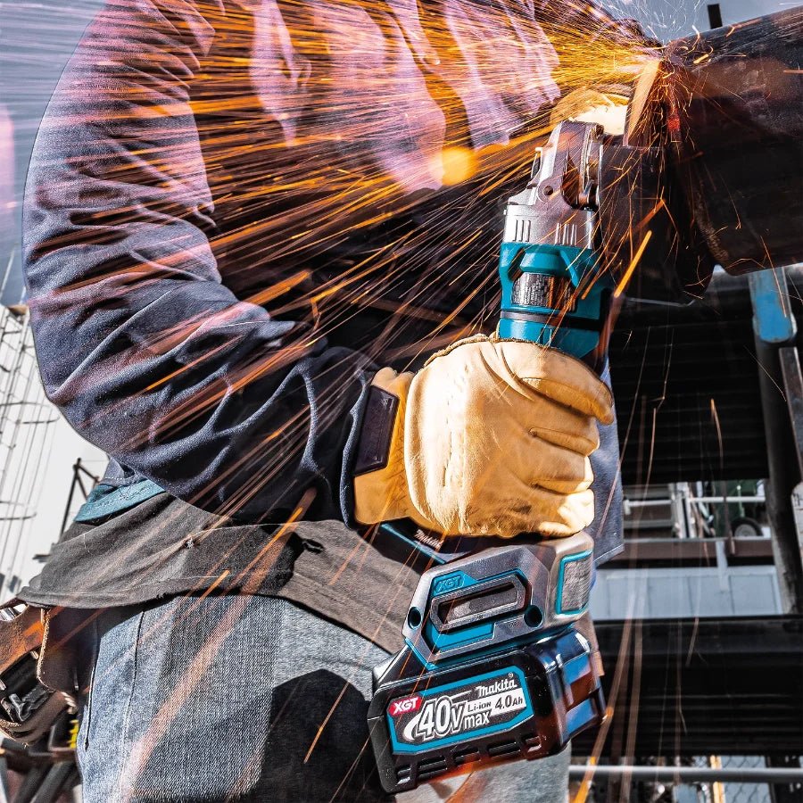 Makita GAG14M1 40V max XGT® Brushless Cordless 4‑1/2” / 6" Paddle Switch Angle Grinder Kit, with Electric Brake (4.0Ah) - Fire Protection Parts