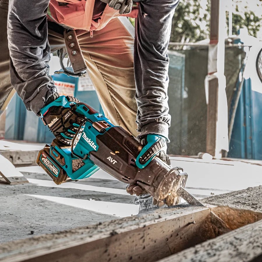 Makita GRJ02M1 40V max XGT® Brushless Cordless AVT® Orbital Recipro Saw Kit (4.0Ah) - Fire Protection Parts