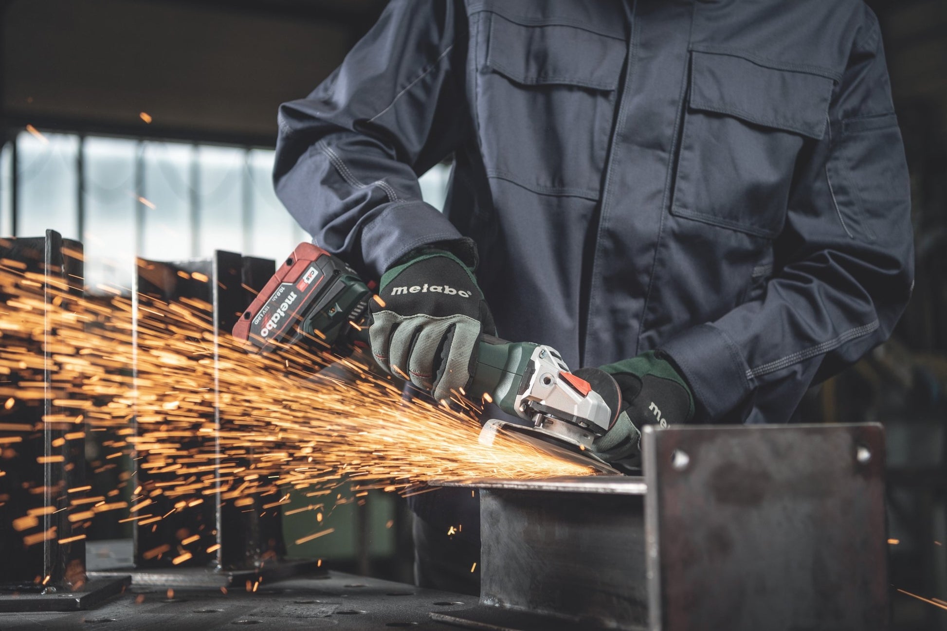 Metabo 613059520 WPB 18 LT BL 11 - 125 Quick 5.5 Kit 4 - 1/2” / 5” Brushless Braking Angle Grinder Kit - Fire Protection Parts