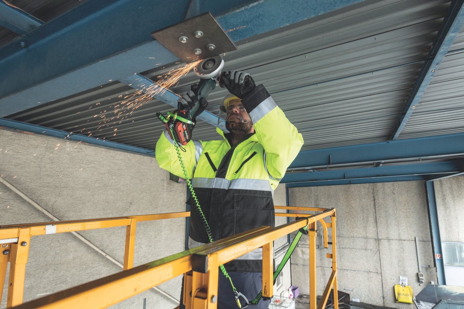 Metabo 613059520 WPB 18 LT BL 11 - 125 Quick 5.5 Kit 4 - 1/2” / 5” Brushless Braking Angle Grinder Kit - Fire Protection Parts