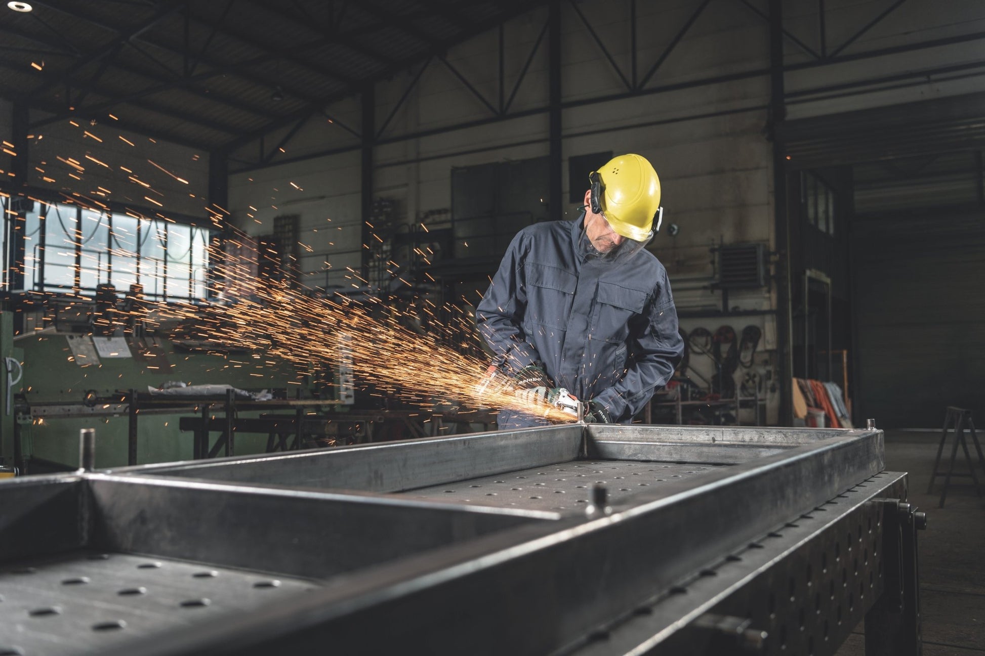 Metabo 613059520 WPB 18 LT BL 11 - 125 Quick 5.5 Kit 4 - 1/2” / 5” Brushless Braking Angle Grinder Kit - Fire Protection Parts