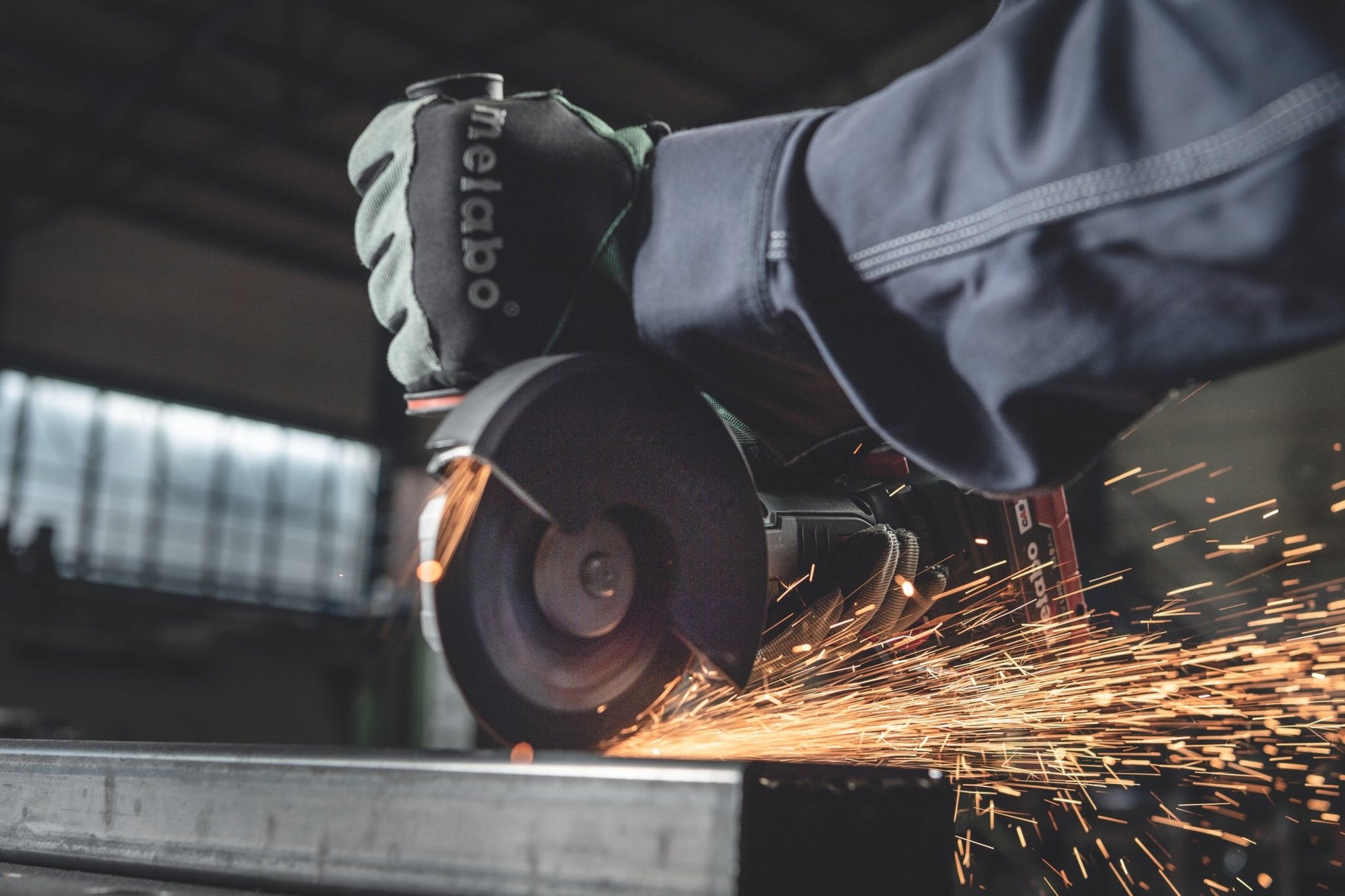 Metabo 613059520 WPB 18 LT BL 11 - 125 Quick 5.5 Kit 4 - 1/2” / 5” Brushless Braking Angle Grinder Kit - Fire Protection Parts