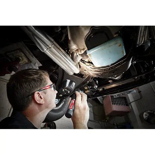 Milwaukee 2161 - 21 Redlithium™ USB 1100L Twist Focus Flashlight - Fire Protection Parts