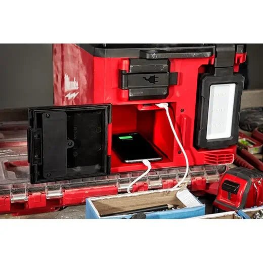 Milwaukee 2357 - 20 M18™ PACKOUT™ Light/Charger - Fire Protection Parts